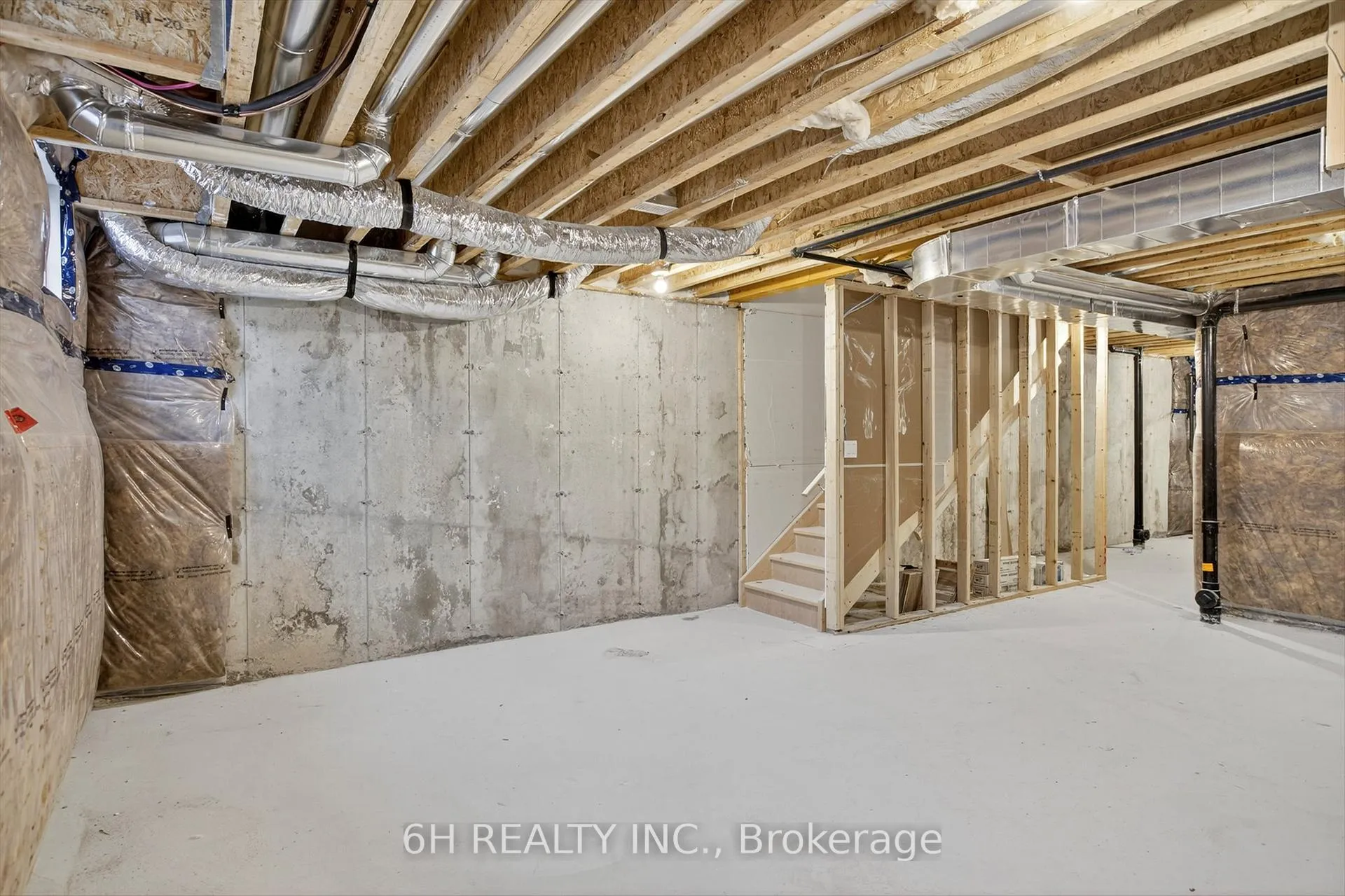 Photo 34 of 736 Carpenter Trail, Peterborough, Monaghan Ward 2 — HOMEH