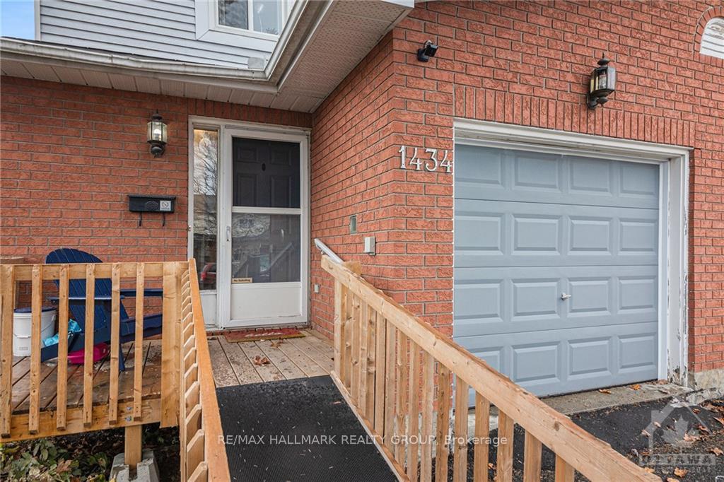 Photo 2 of 1434 Caravel Crescent, Ottawa, Bilberry Creek/Queenswood Heights — HOMEH