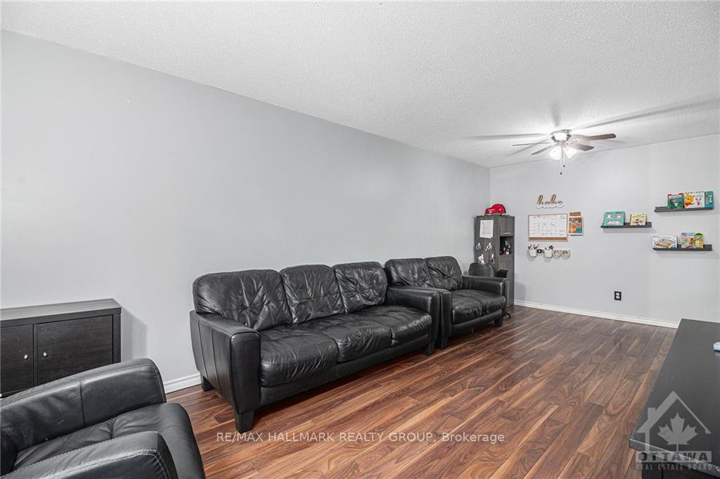 Photo 3 of 1434 Caravel Crescent, Ottawa, Bilberry Creek/Queenswood Heights — HOMEH