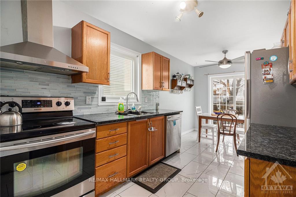 Photo 4 of 1434 Caravel Crescent, Ottawa, Bilberry Creek/Queenswood Heights — HOMEH
