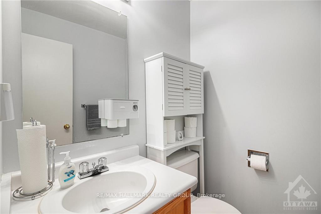 Photo 5 of 1434 Caravel Crescent, Ottawa, Bilberry Creek/Queenswood Heights — HOMEH