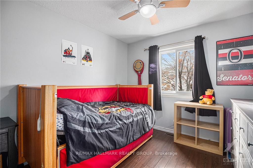Photo 6 of 1434 Caravel Crescent, Ottawa, Bilberry Creek/Queenswood Heights — HOMEH