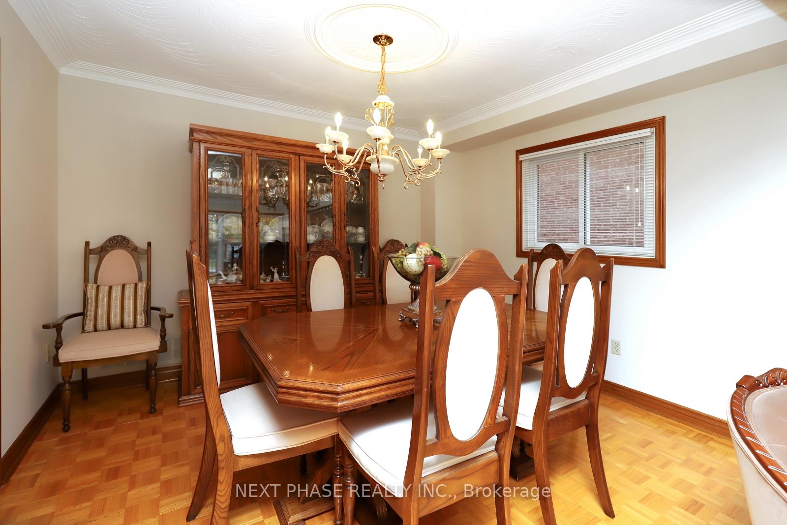 Photo 8 of 129 Kaiser Drive, Vaughan, West Woodbridge — HOMEH