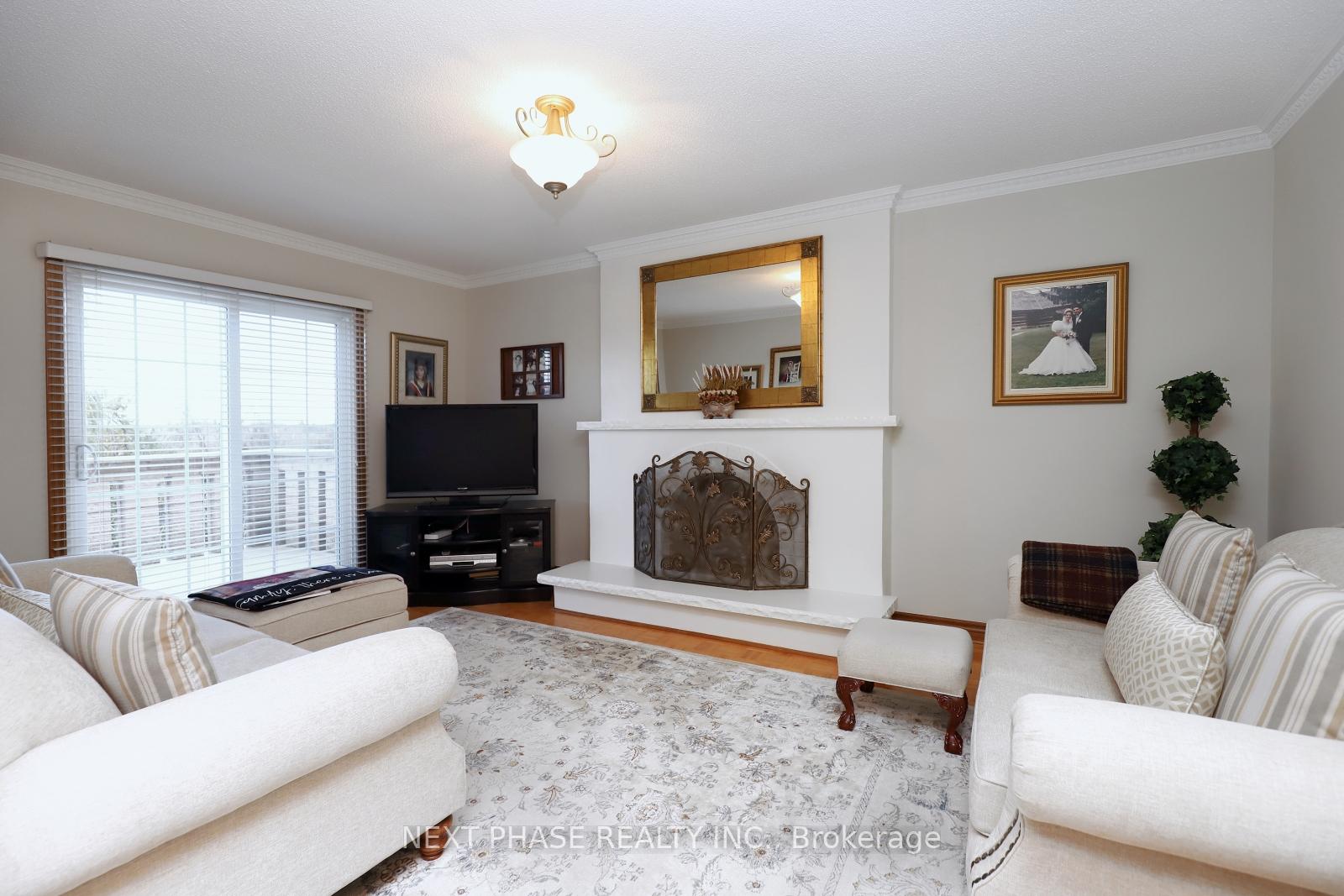 Photo 11 of 129 Kaiser Drive, Vaughan, West Woodbridge — HOMEH