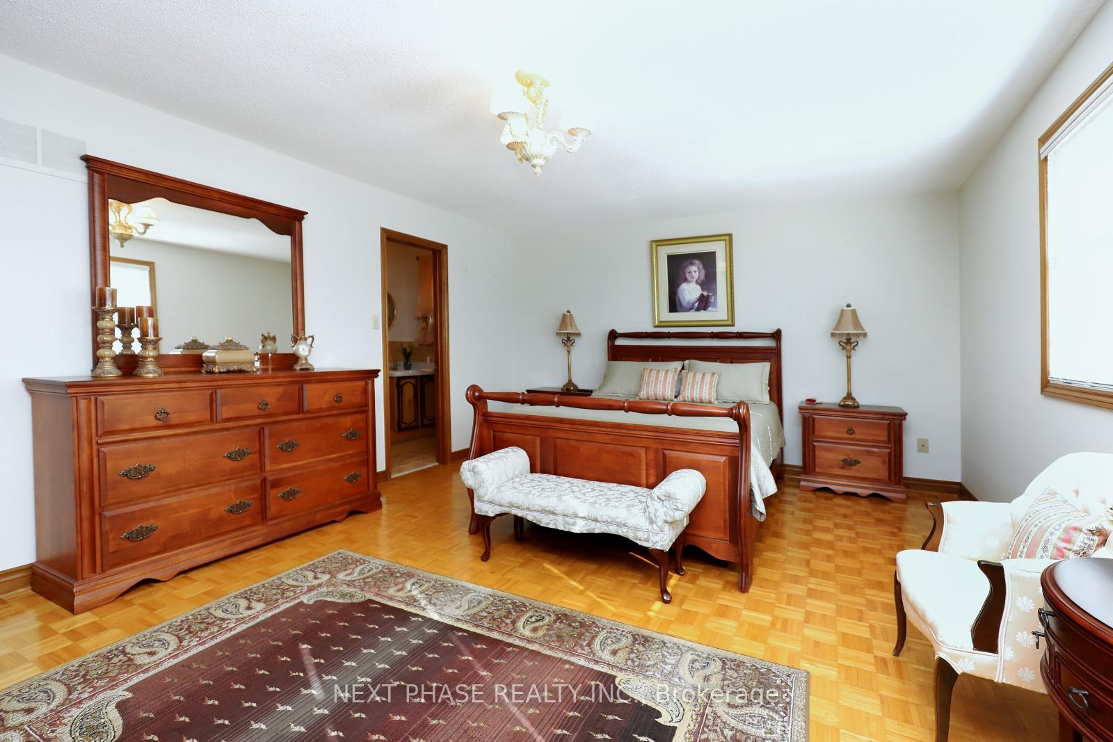 Photo 13 of 129 Kaiser Drive, Vaughan, West Woodbridge — HOMEH