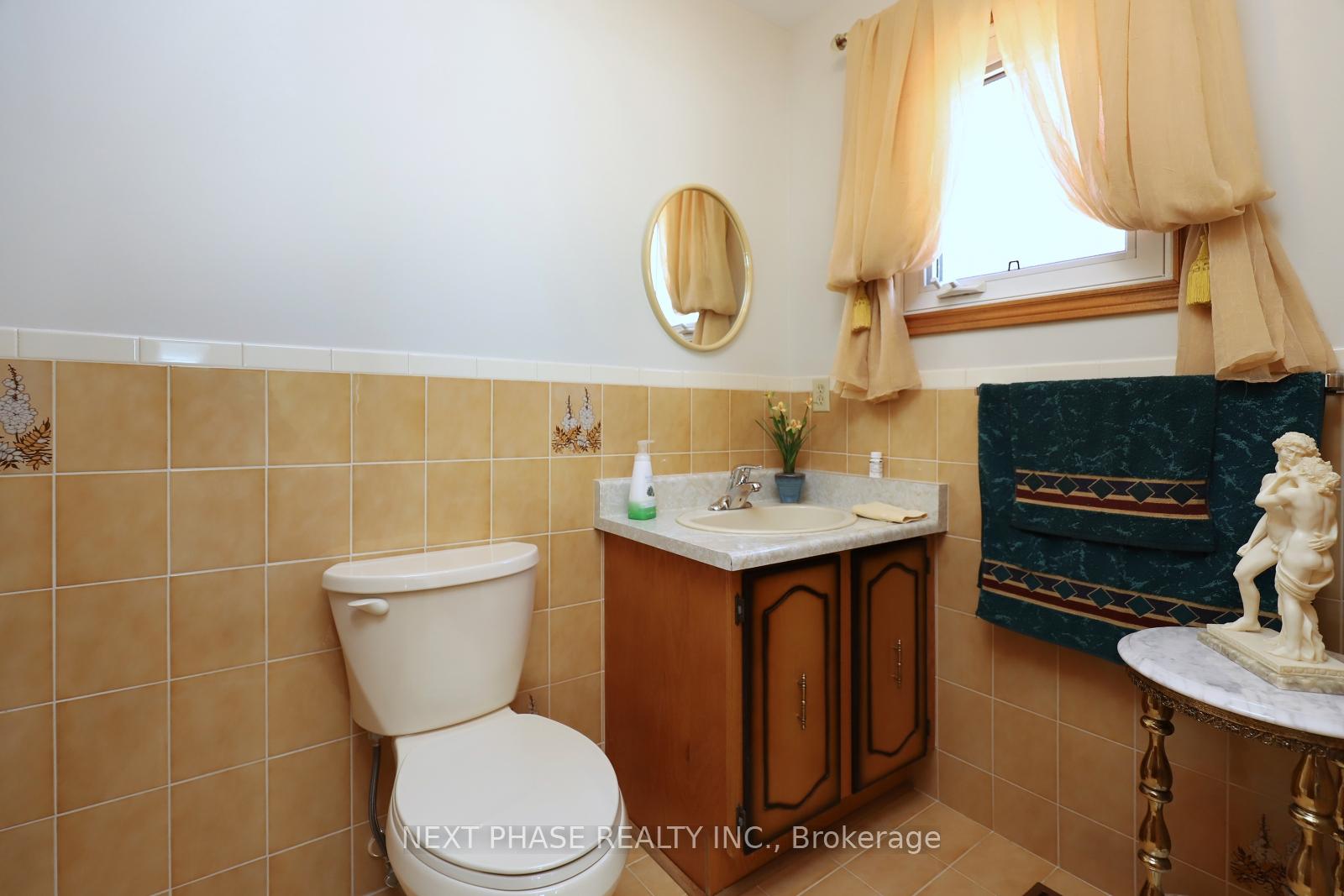 Photo 14 of 129 Kaiser Drive, Vaughan, West Woodbridge — HOMEH