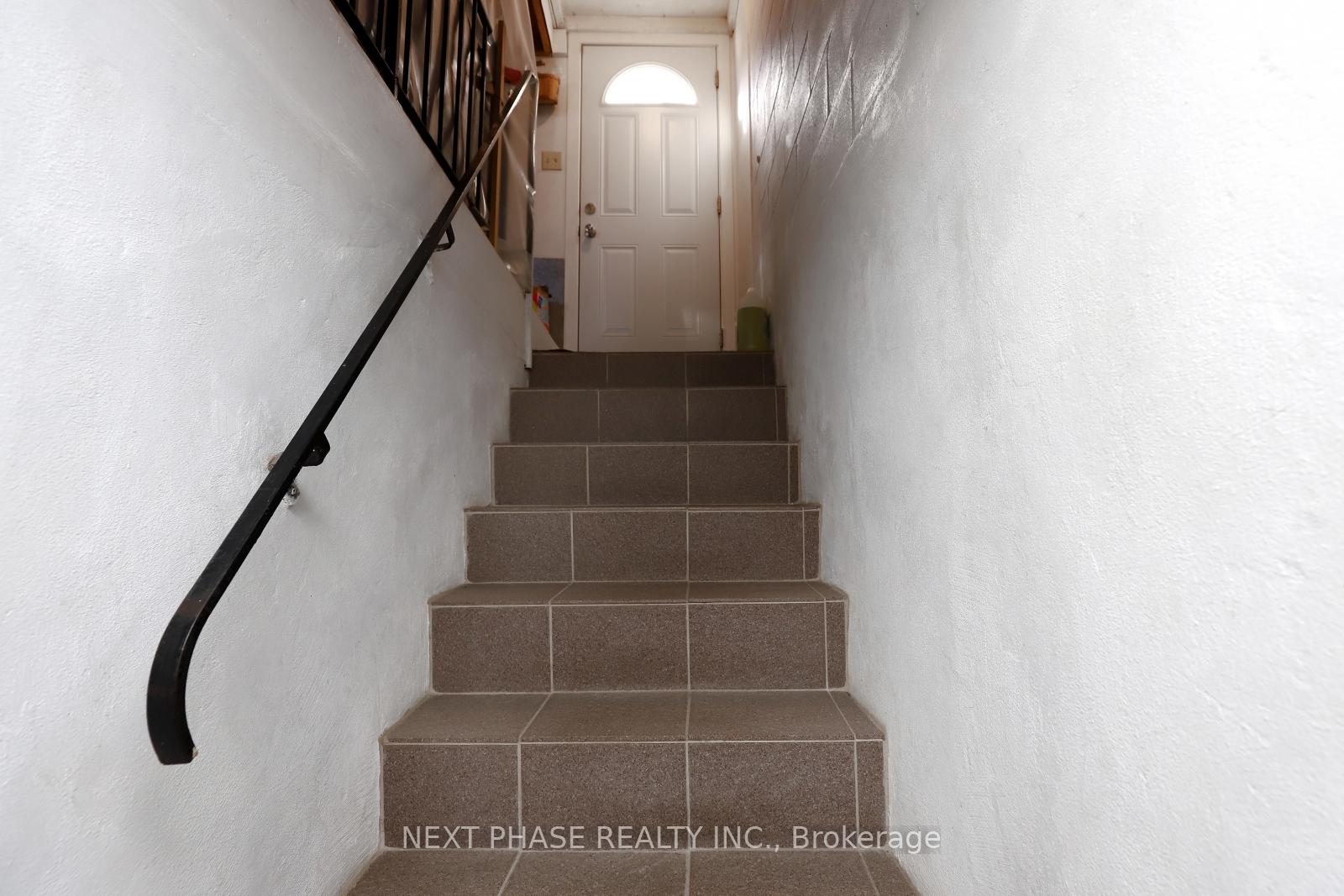 Photo 19 of 129 Kaiser Drive, Vaughan, West Woodbridge — HOMEH