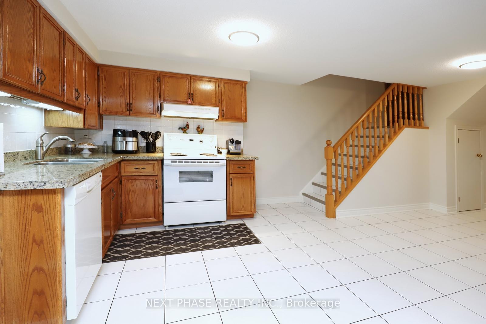 Photo 21 of 129 Kaiser Drive, Vaughan, West Woodbridge — HOMEH