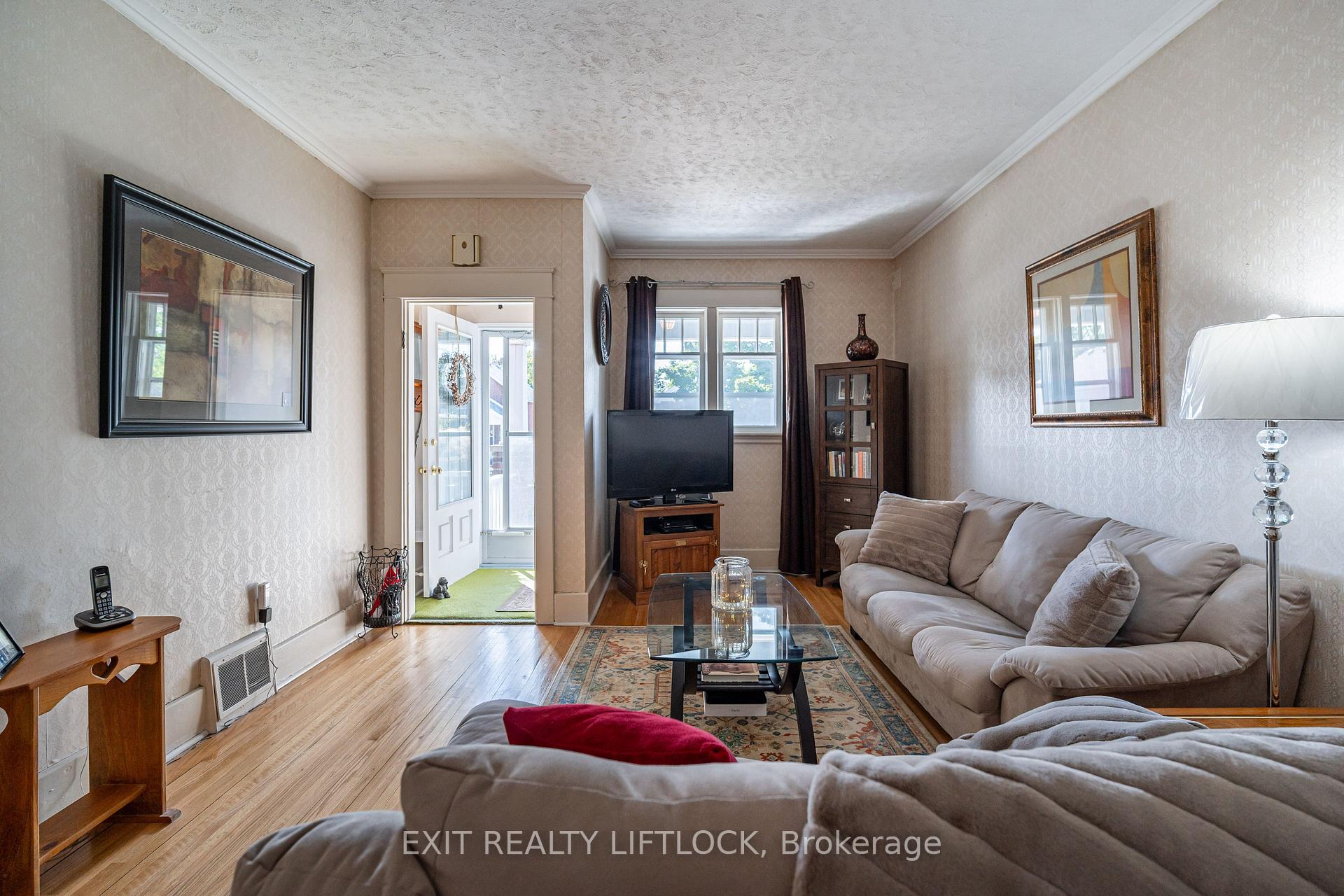 Photo 5 of 544 Douglas Avenue, Peterborough, Town Ward 3 — HOMEH