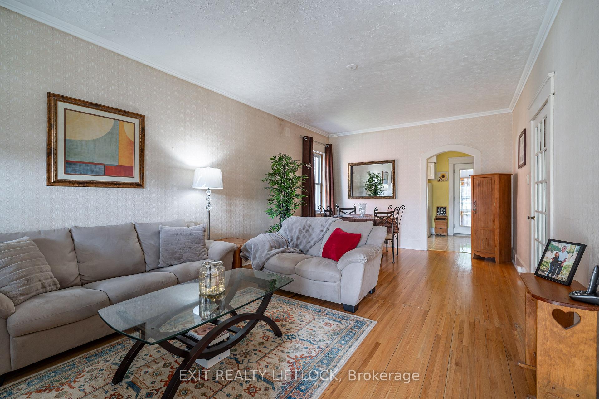 Photo 6 of 544 Douglas Avenue, Peterborough, Town Ward 3 — HOMEH