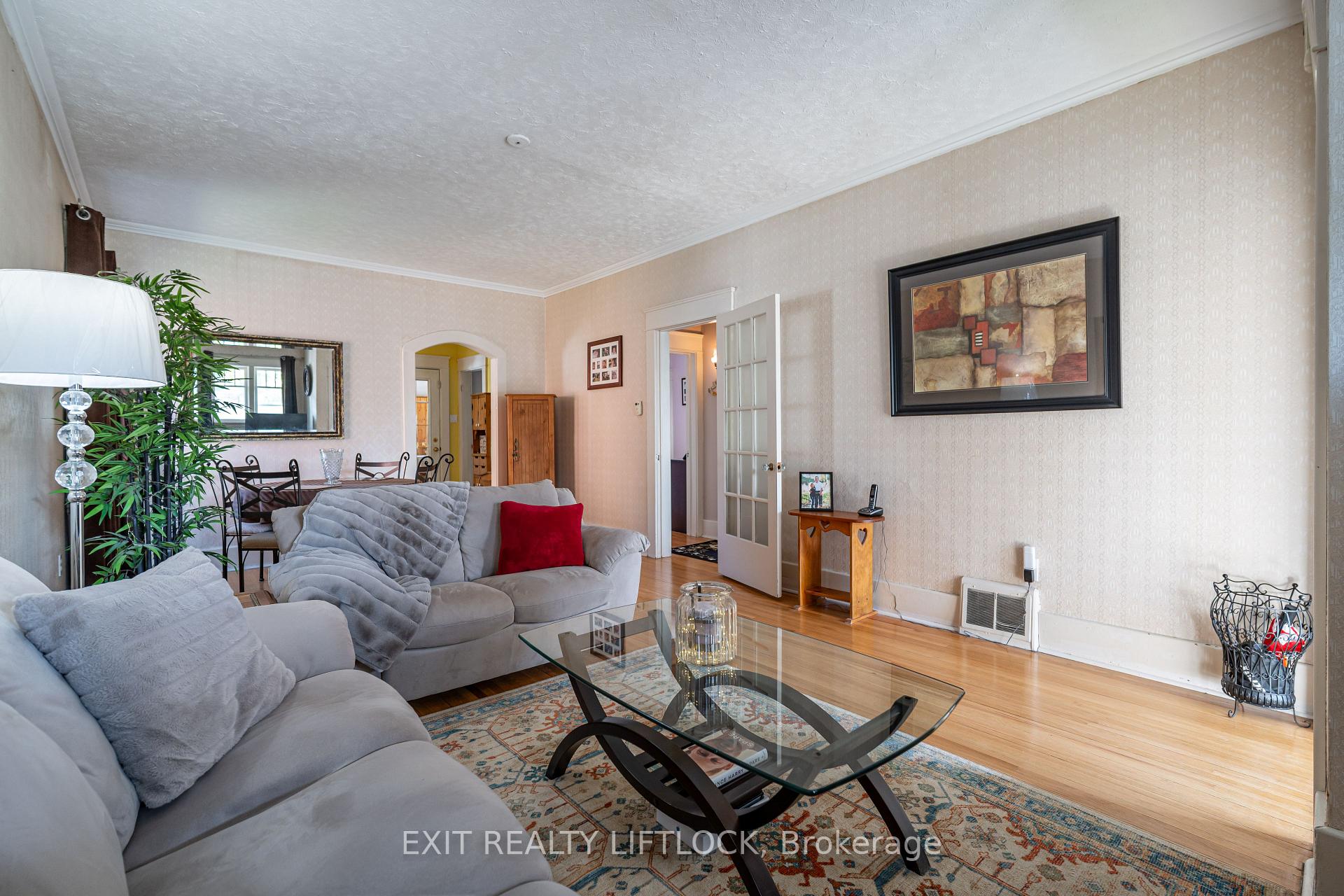Photo 7 of 544 Douglas Avenue, Peterborough, Town Ward 3 — HOMEH