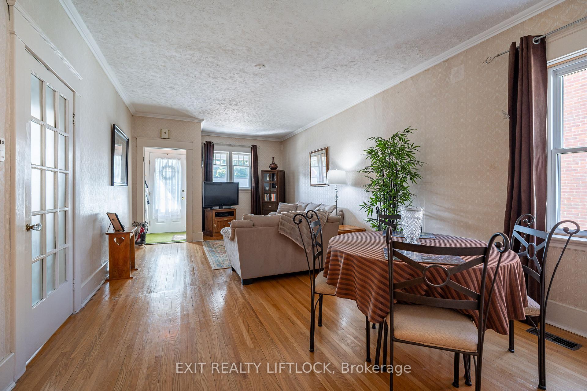 Photo 8 of 544 Douglas Avenue, Peterborough, Town Ward 3 — HOMEH