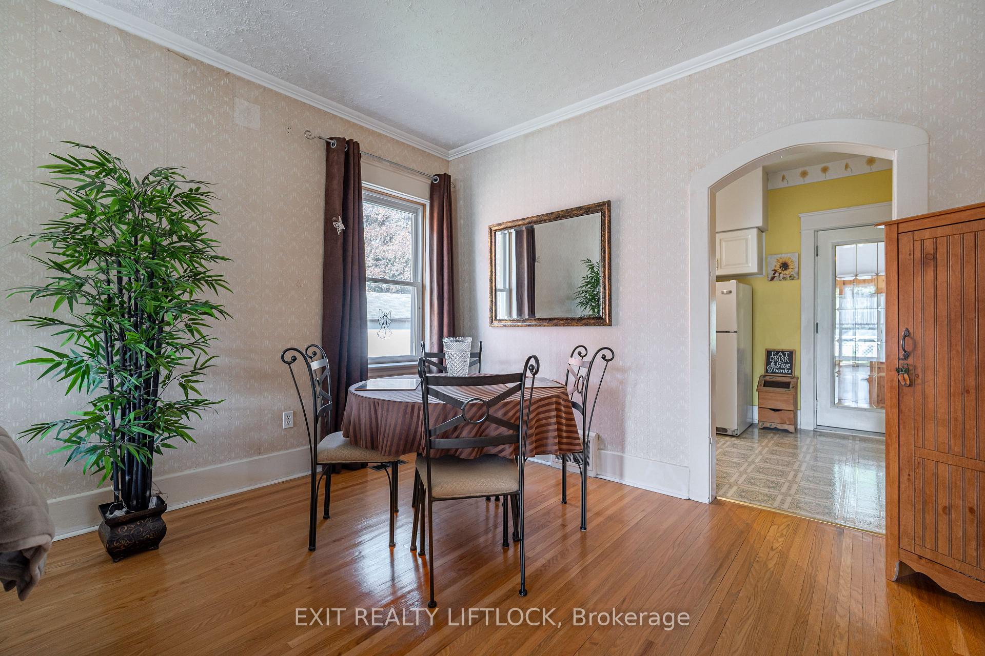 Photo 9 of 544 Douglas Avenue, Peterborough, Town Ward 3 — HOMEH