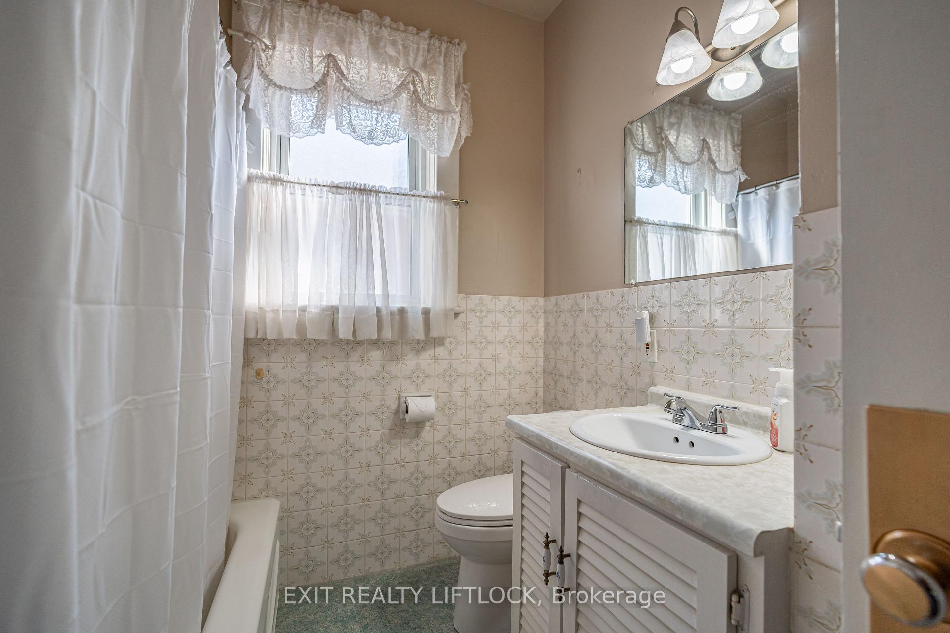 Photo 18 of 544 Douglas Avenue, Peterborough, Town Ward 3 — HOMEH