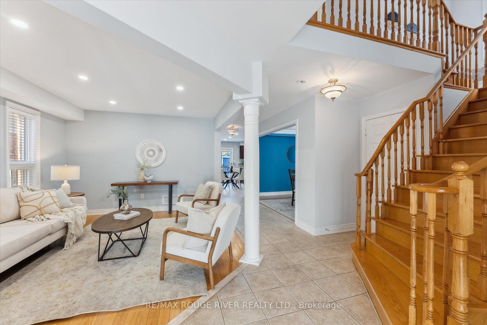 Photo 5 of 35 Baycliffe Drive, Whitby, Williamsburg — HOMEH