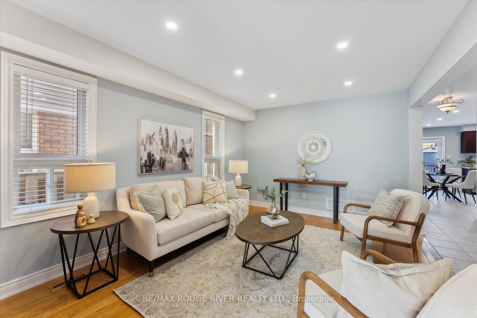 Photo 6 of 35 Baycliffe Drive, Whitby, Williamsburg — HOMEH