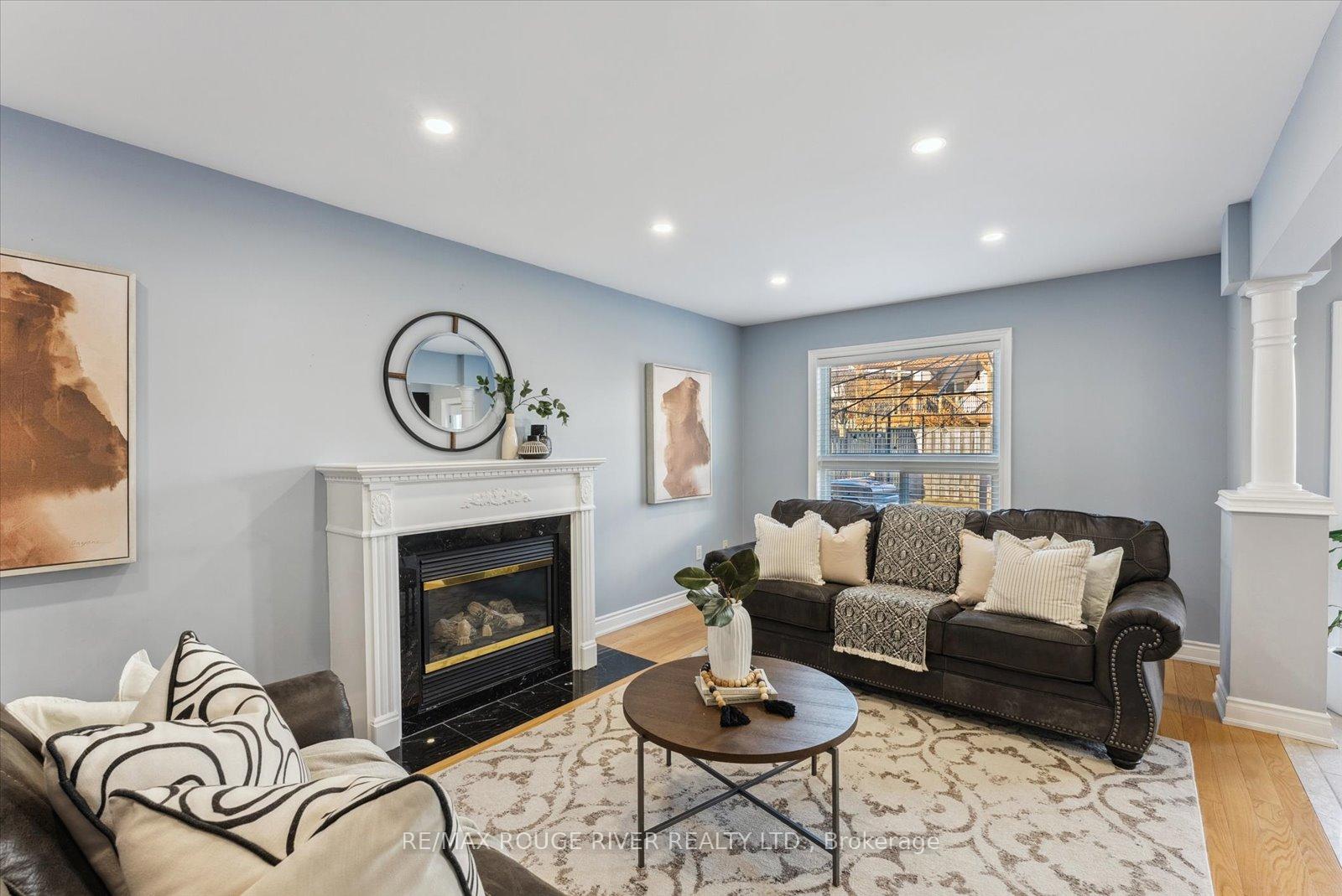 Photo 8 of 35 Baycliffe Drive, Whitby, Williamsburg — HOMEH