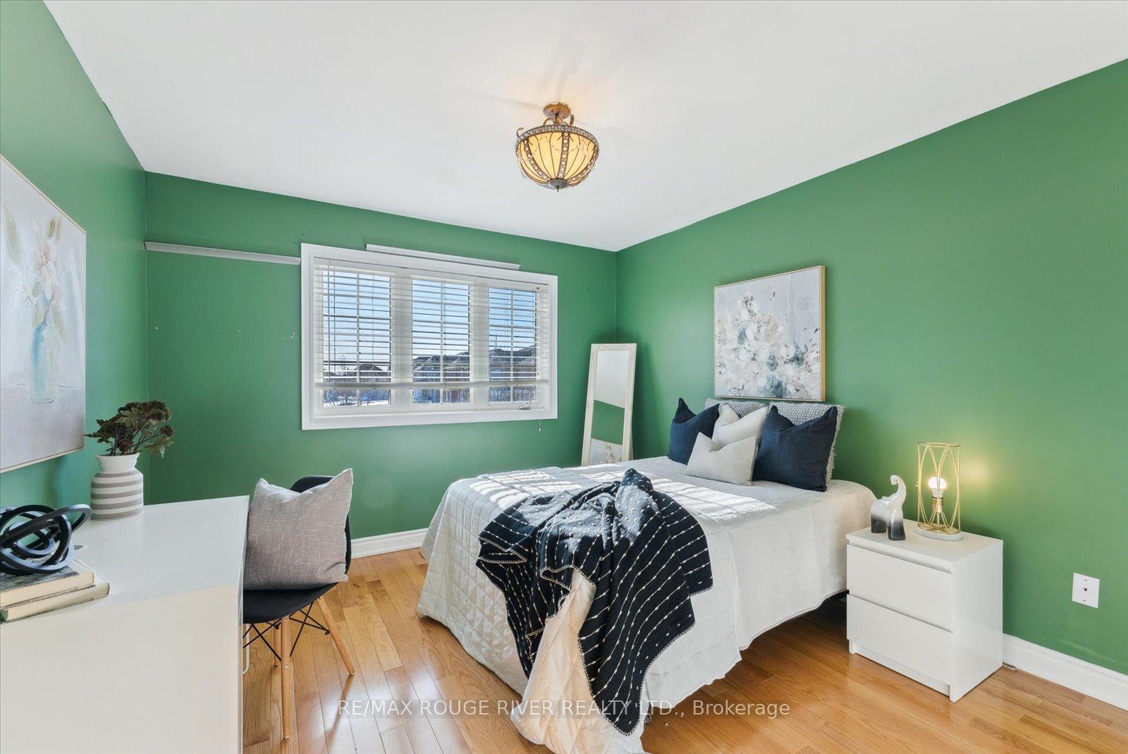 Photo 20 of 35 Baycliffe Drive, Whitby, Williamsburg — HOMEH