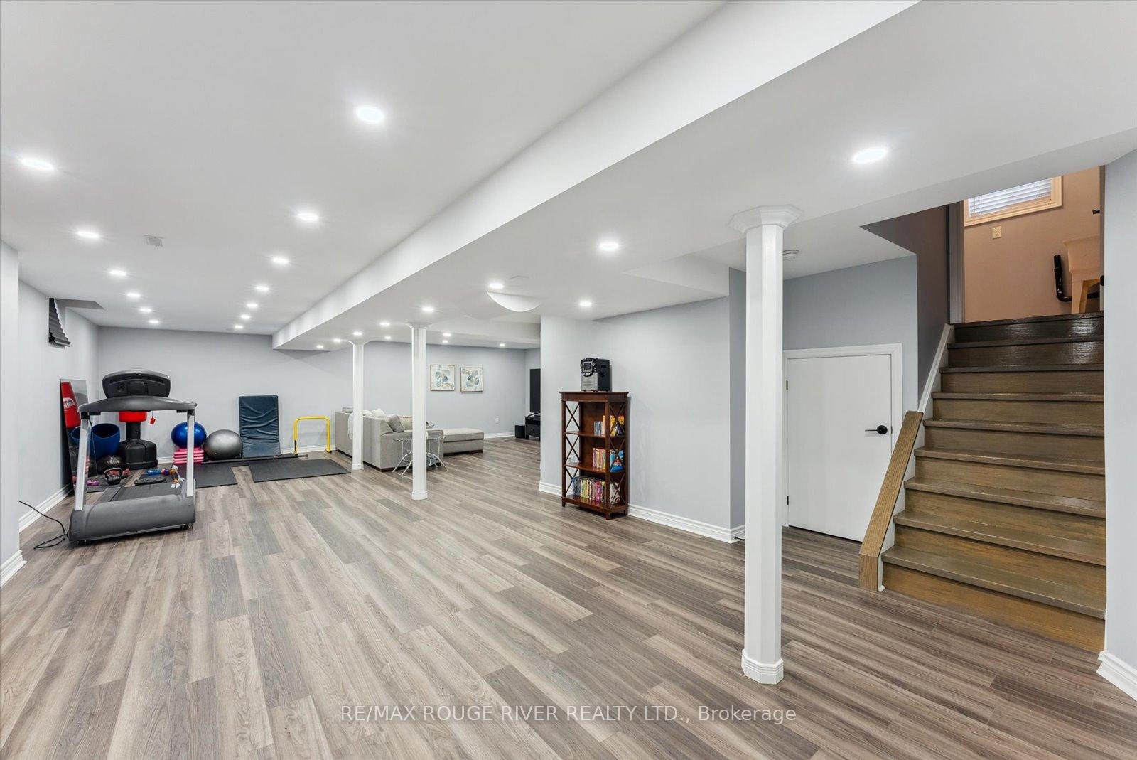 Photo 23 of 35 Baycliffe Drive, Whitby, Williamsburg — HOMEH