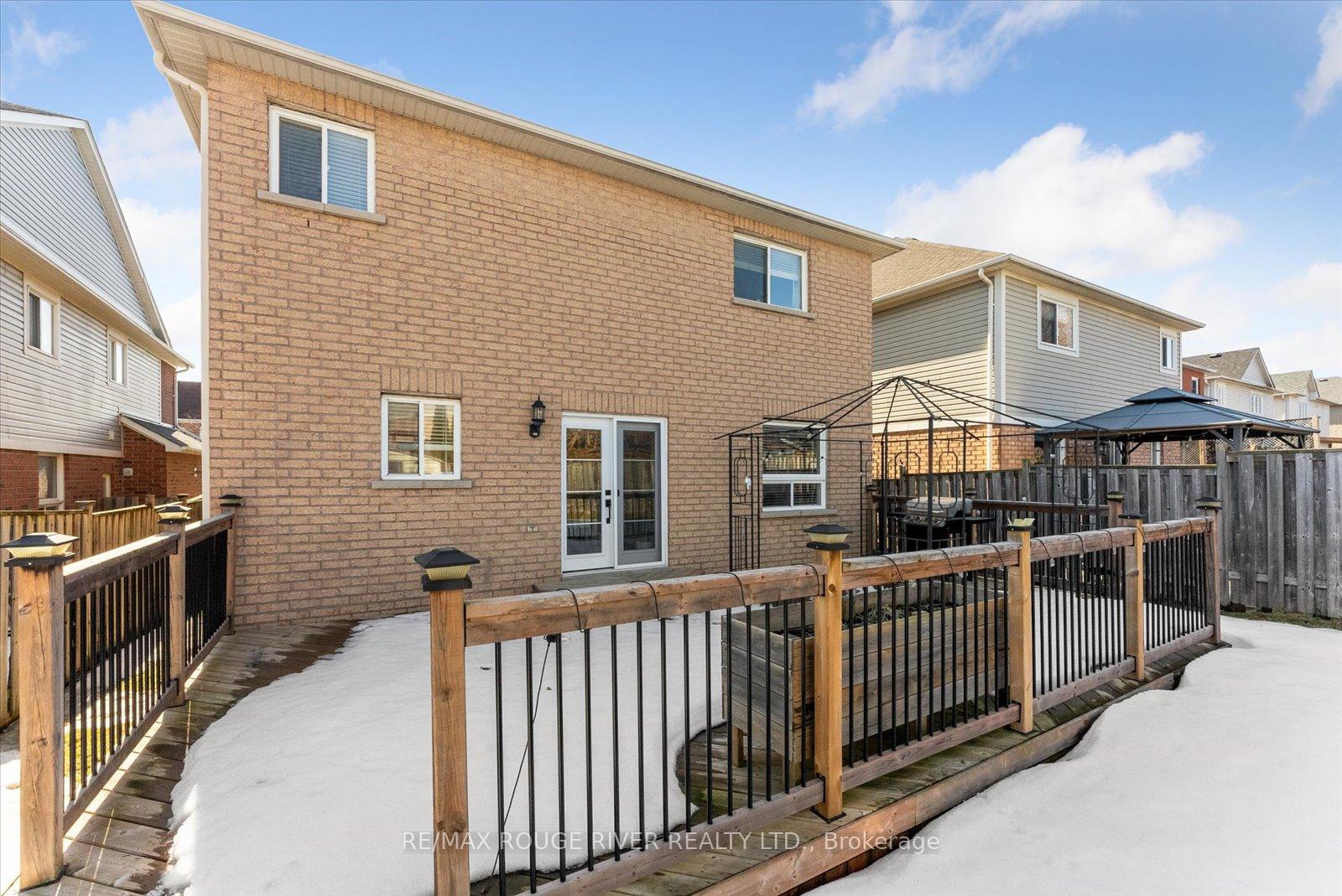 Photo 27 of 35 Baycliffe Drive, Whitby, Williamsburg — HOMEH