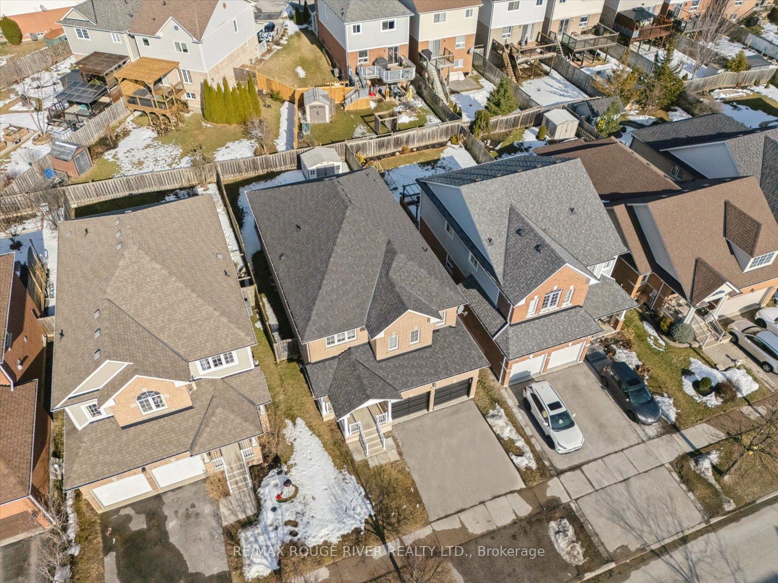 Photo 30 of 35 Baycliffe Drive, Whitby, Williamsburg — HOMEH