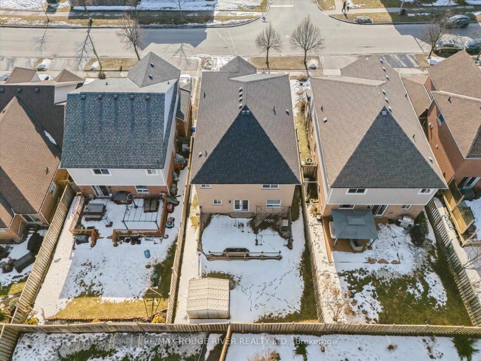 Photo 31 of 35 Baycliffe Drive, Whitby, Williamsburg — HOMEH