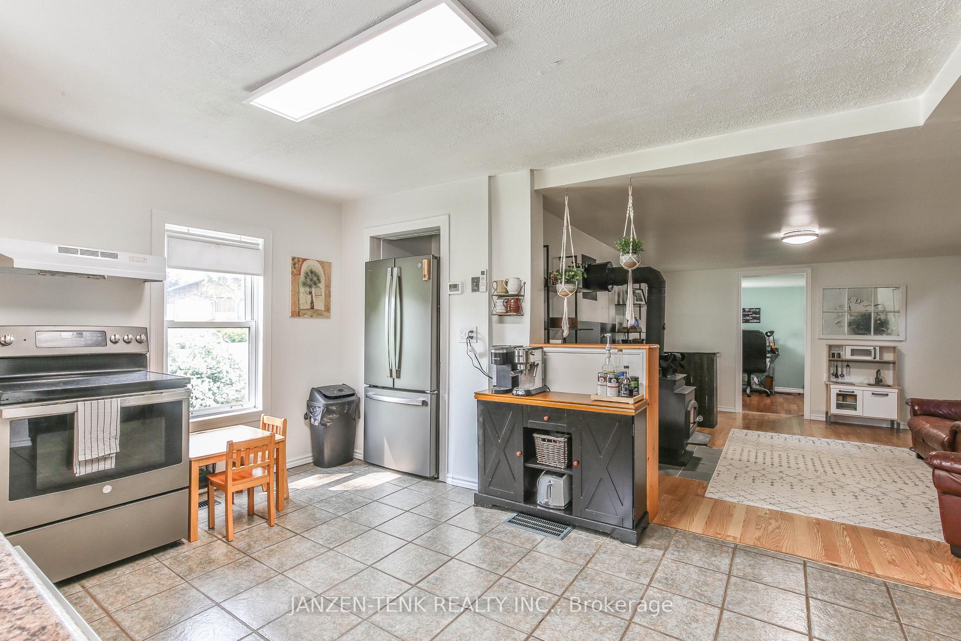 Photo 7 of 9361 Richmond Road, Bayham, Richmond — HOMEH