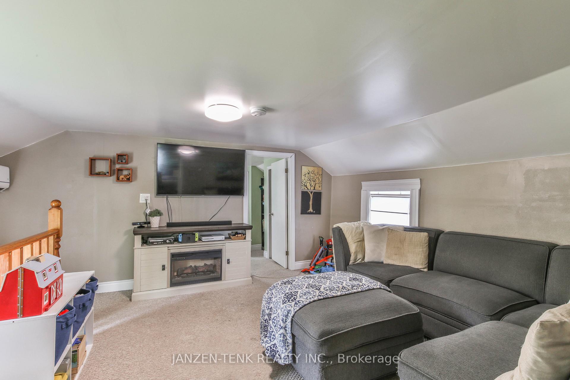 Photo 21 of 9361 Richmond Road, Bayham, Richmond — HOMEH