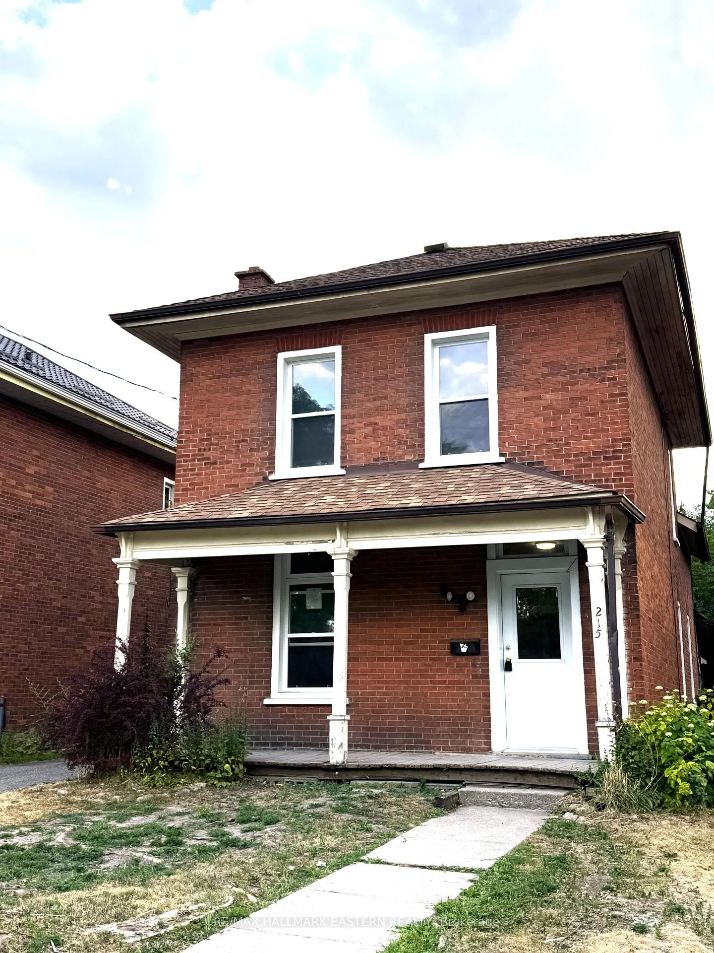 Photo 2 of 215 Stewart Street, Peterborough, Town Ward 3 — HOMEH