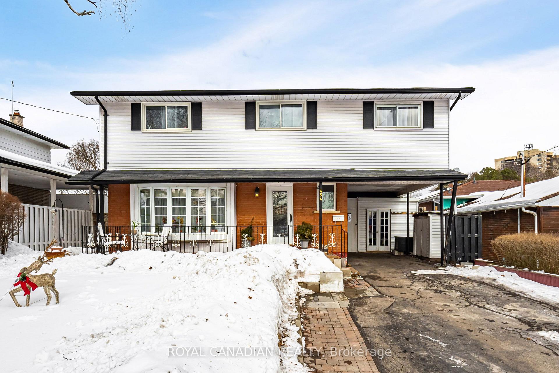 Front of 454 Humewood Avenue