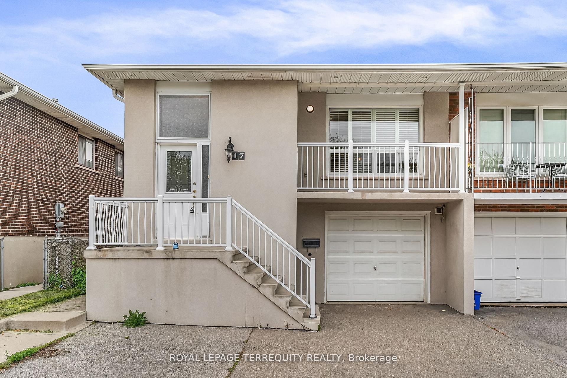 Photo 1 of 17 Agincourt Road, Vaughan, West Woodbridge — HOMEH