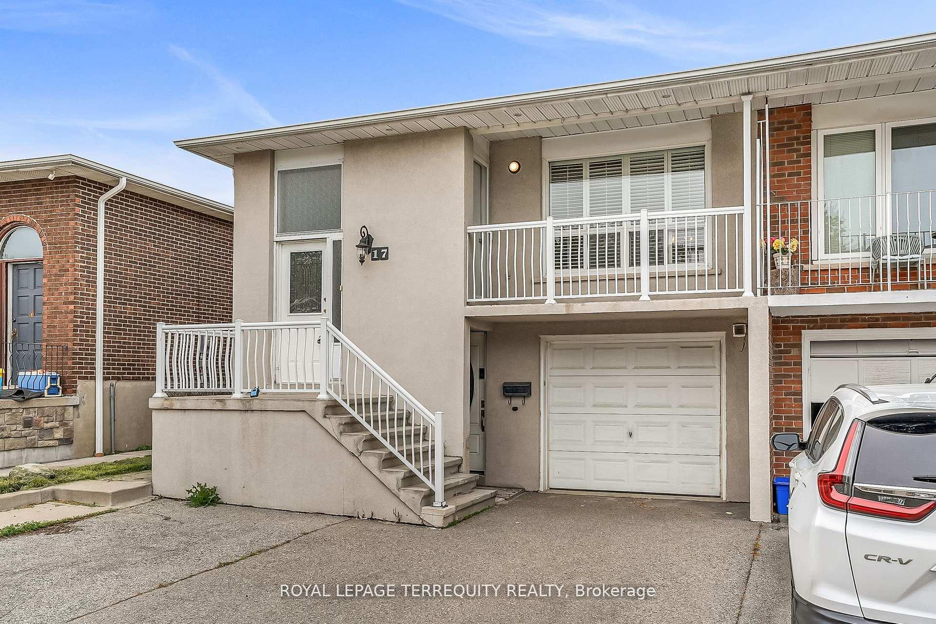 Photo 2 of 17 Agincourt Road, Vaughan, West Woodbridge — HOMEH