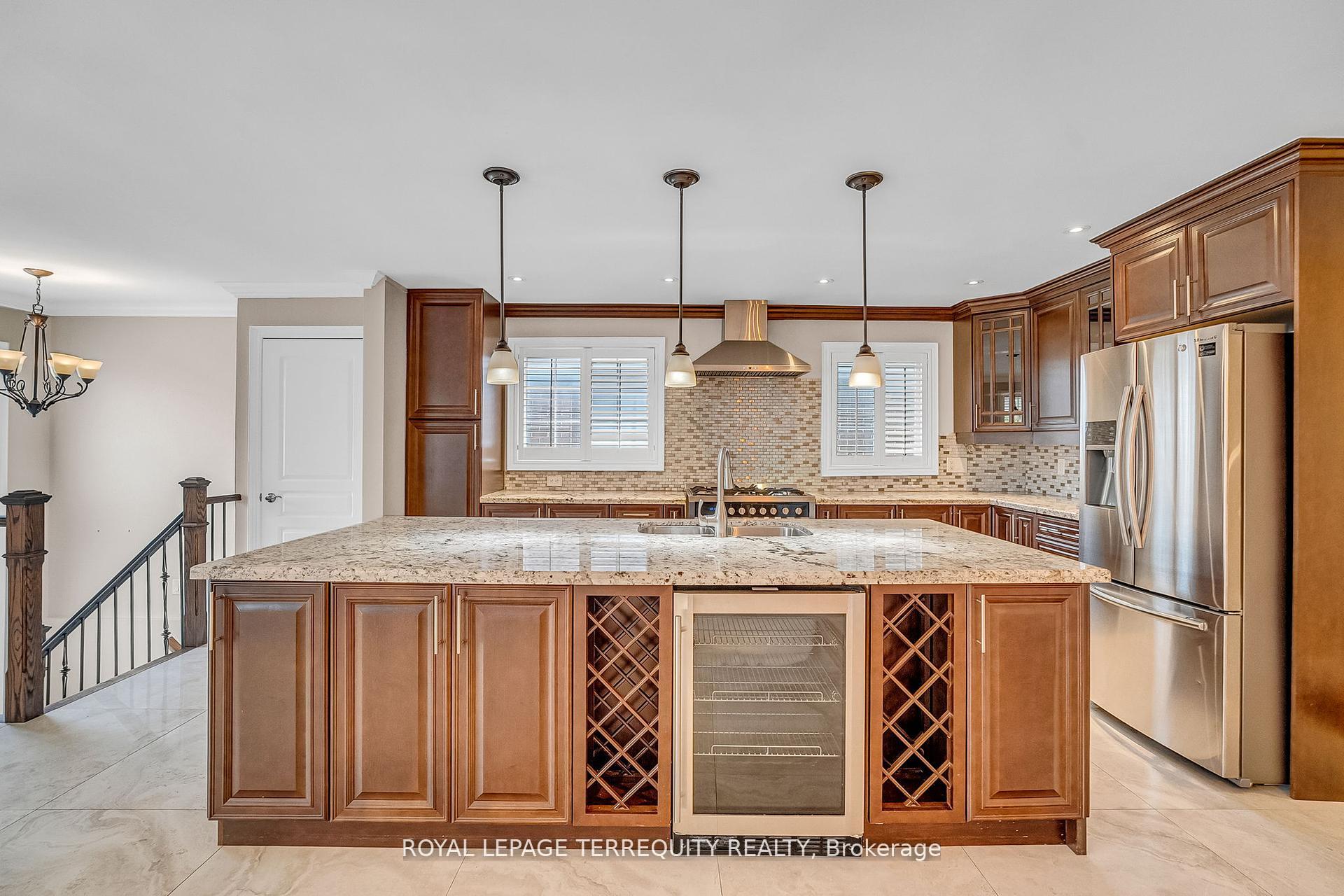 Photo 7 of 17 Agincourt Road, Vaughan, West Woodbridge — HOMEH