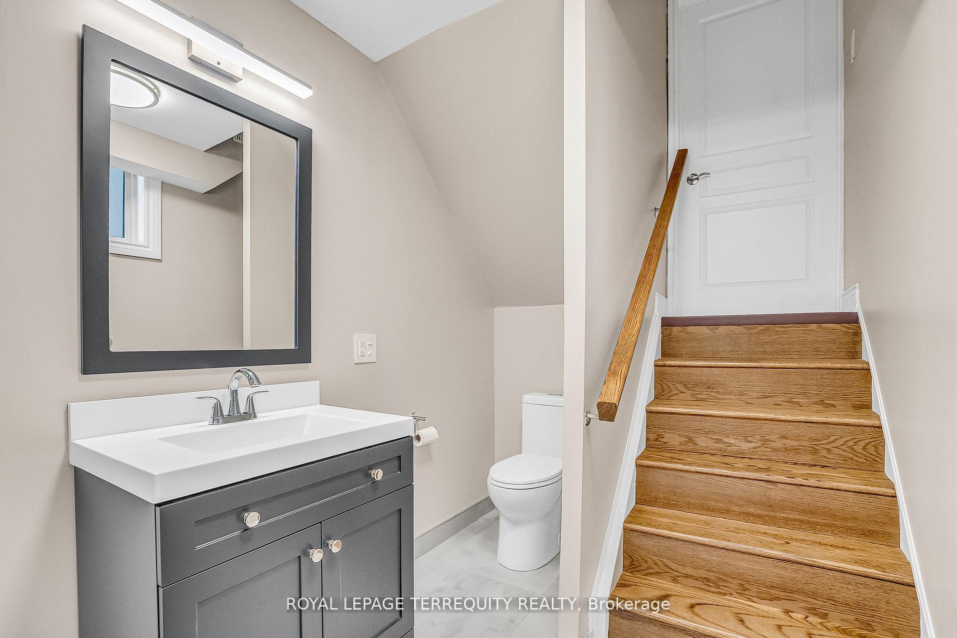 Photo 32 of 17 Agincourt Road, Vaughan, West Woodbridge — HOMEH