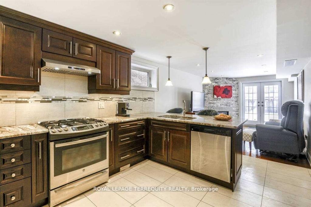 Photo 40 of 17 Agincourt Road, Vaughan, West Woodbridge — HOMEH