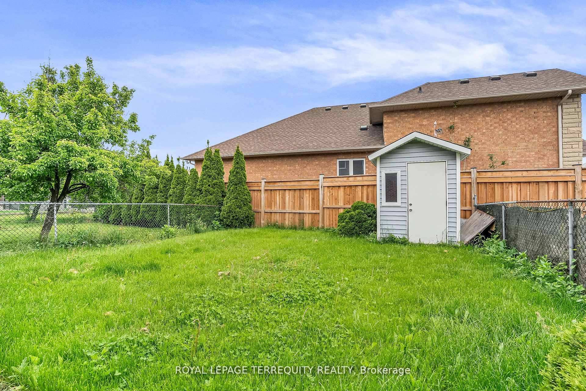 Photo 43 of 17 Agincourt Road, Vaughan, West Woodbridge — HOMEH