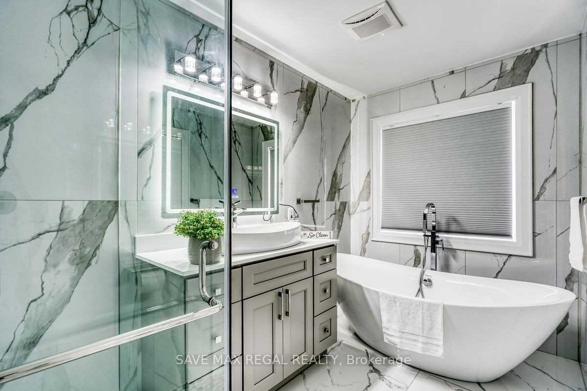 Photo 8 of 14 Bettina Place, Whitby, Rolling Acres — HOMEH