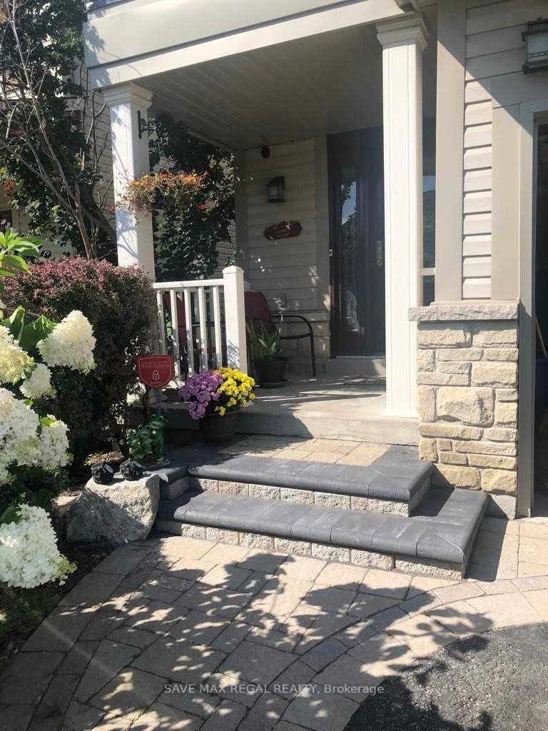 Photo 9 of 14 Bettina Place, Whitby, Rolling Acres — HOMEH