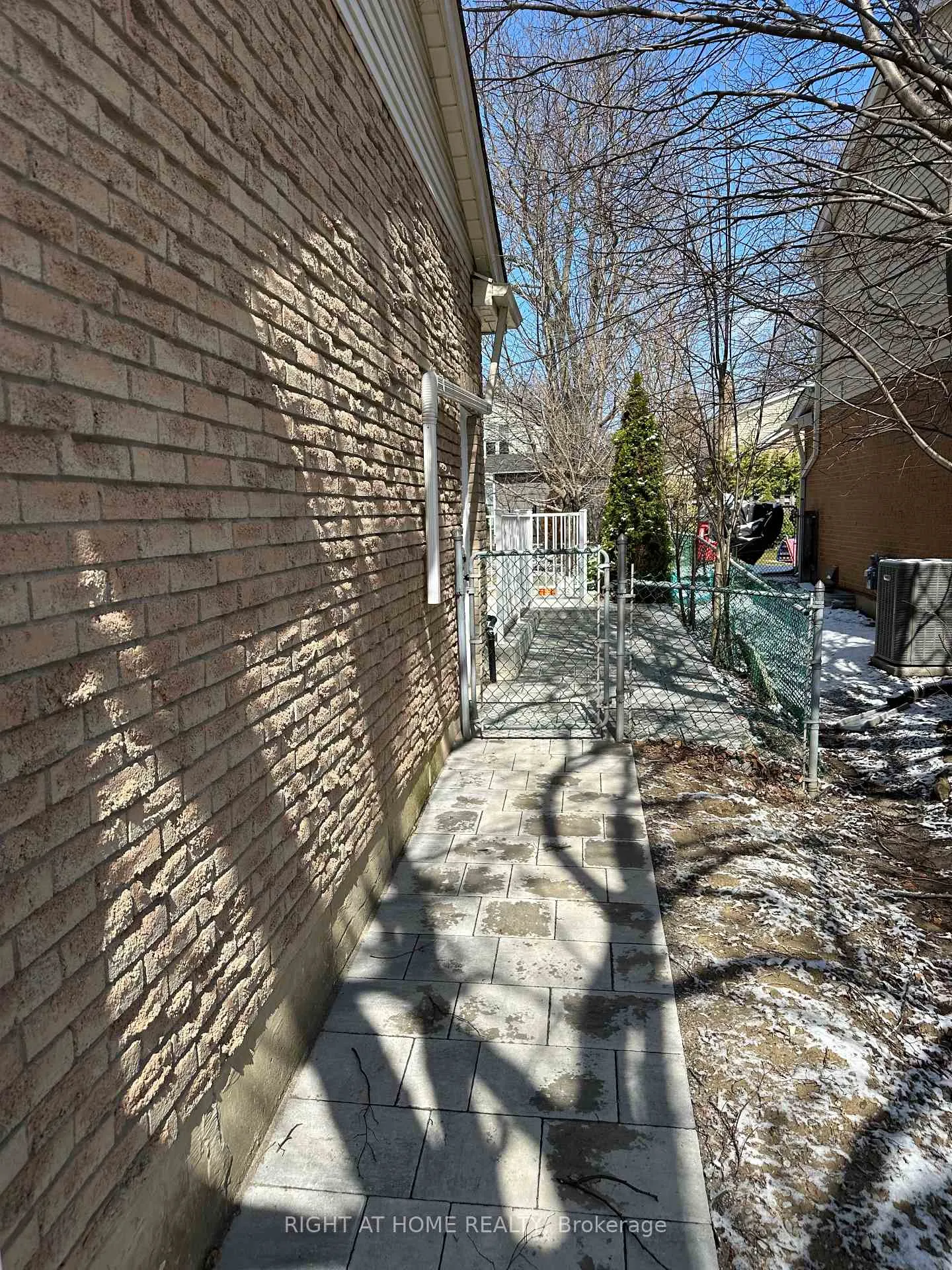 Photo 3 of Unit Basement, 63 Innisbrook Crescent, Markham, Aileen-Willowbrook — HOMEH