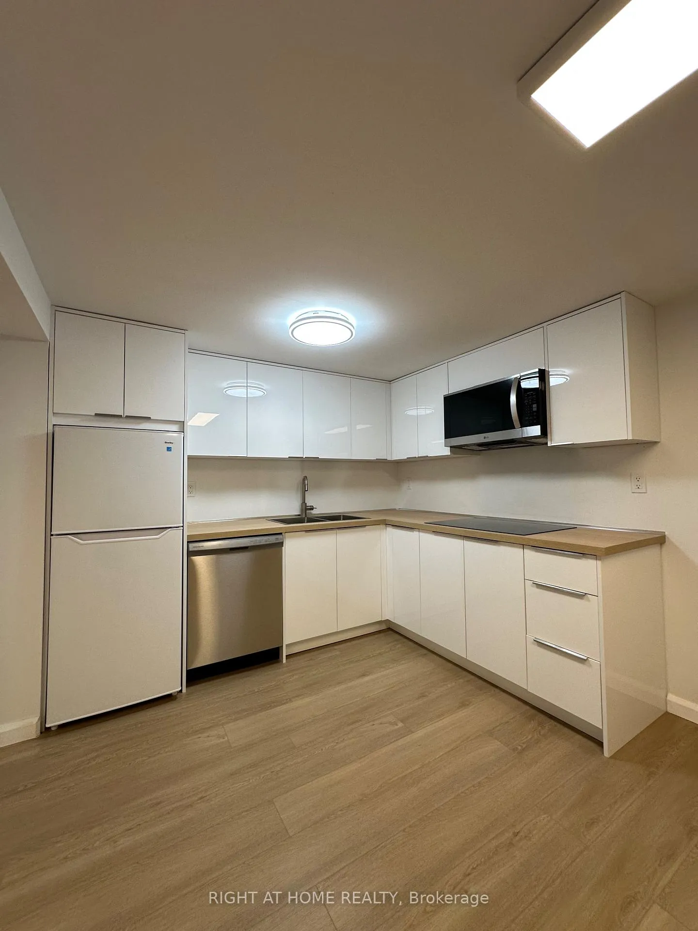 Photo 8 of Unit Basement, 63 Innisbrook Crescent, Markham, Aileen-Willowbrook — HOMEH