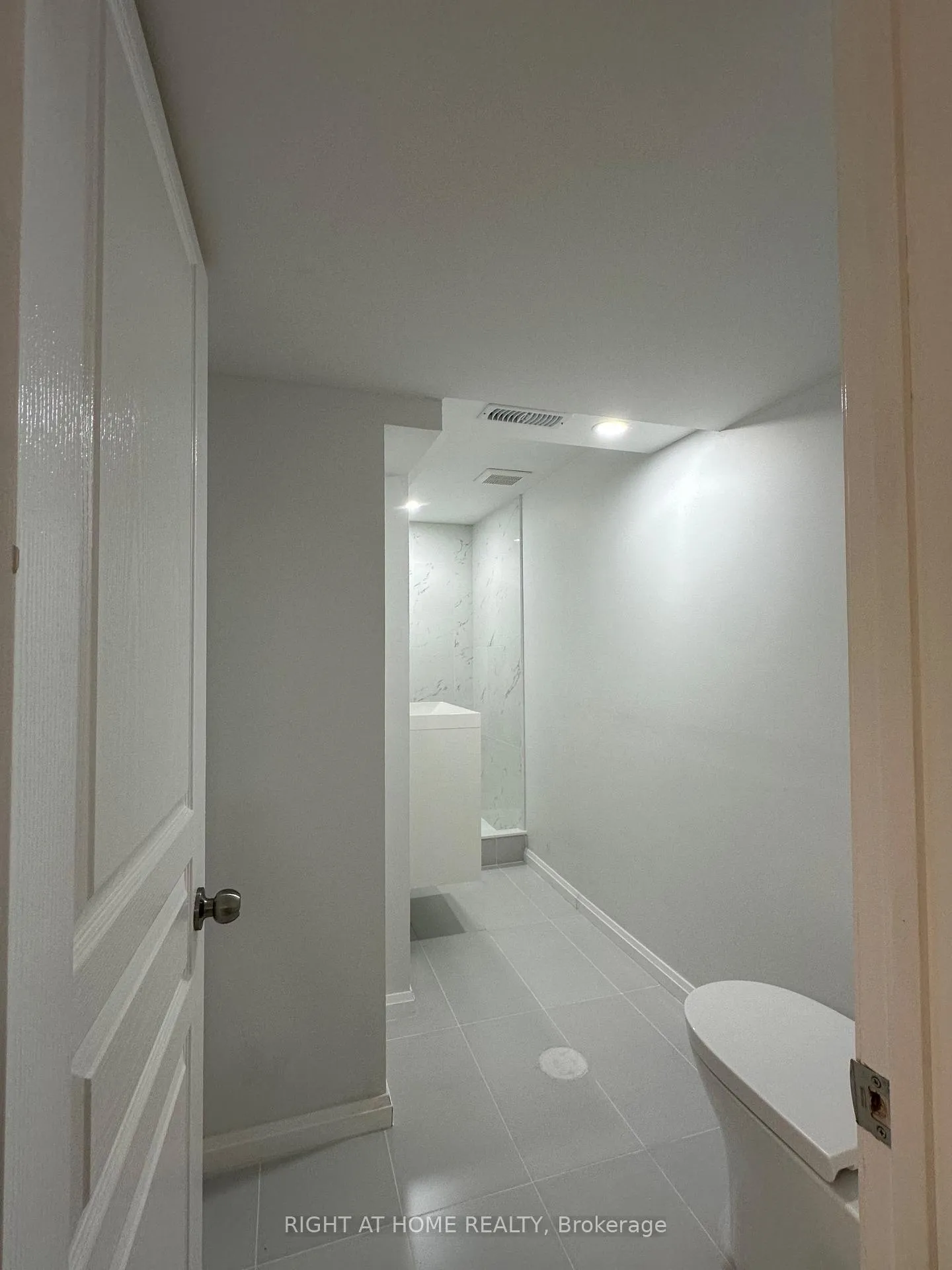 Photo 10 of Unit Basement, 63 Innisbrook Crescent, Markham, Aileen-Willowbrook — HOMEH