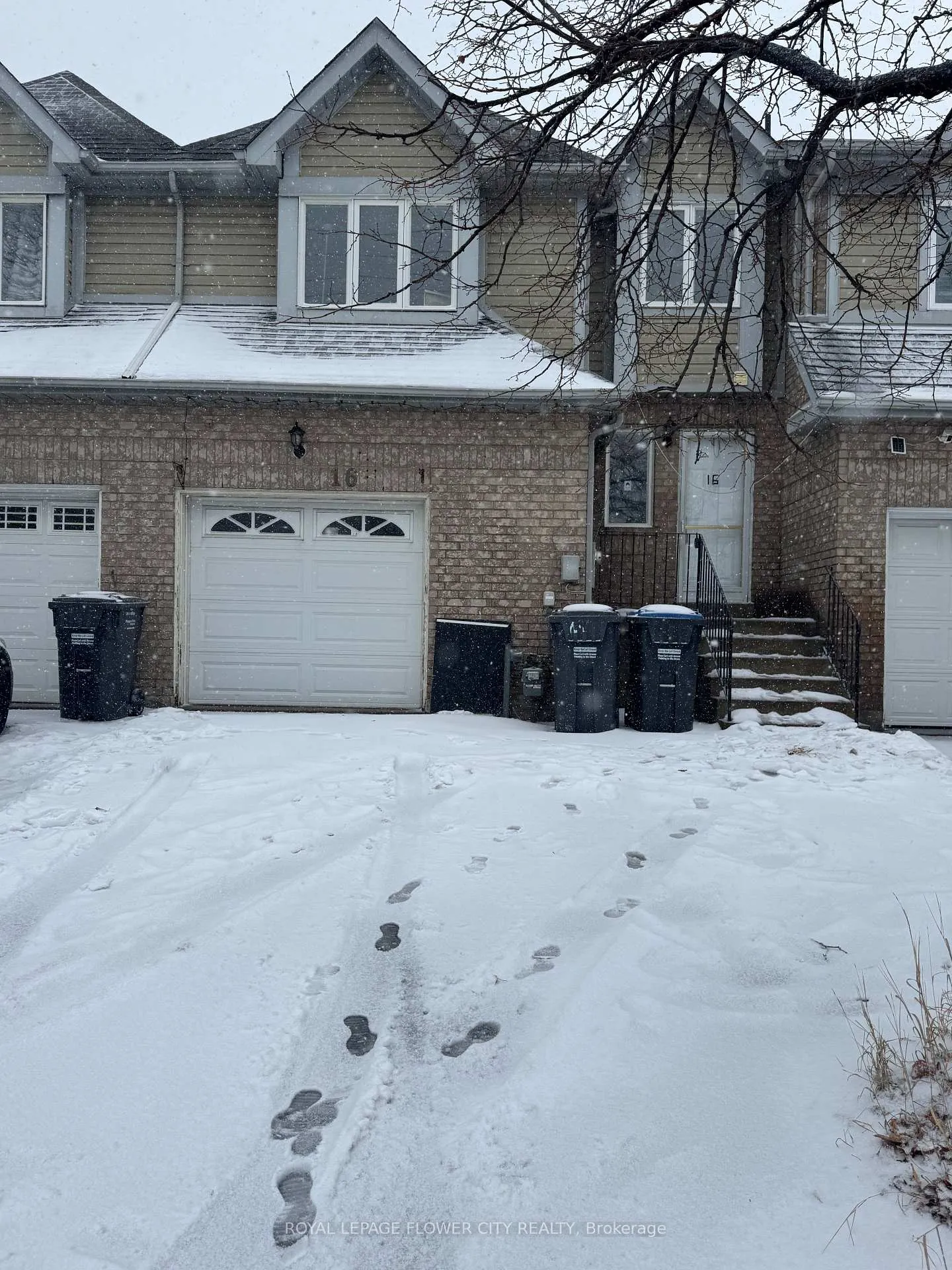 Front of 16 Langdale Crescent