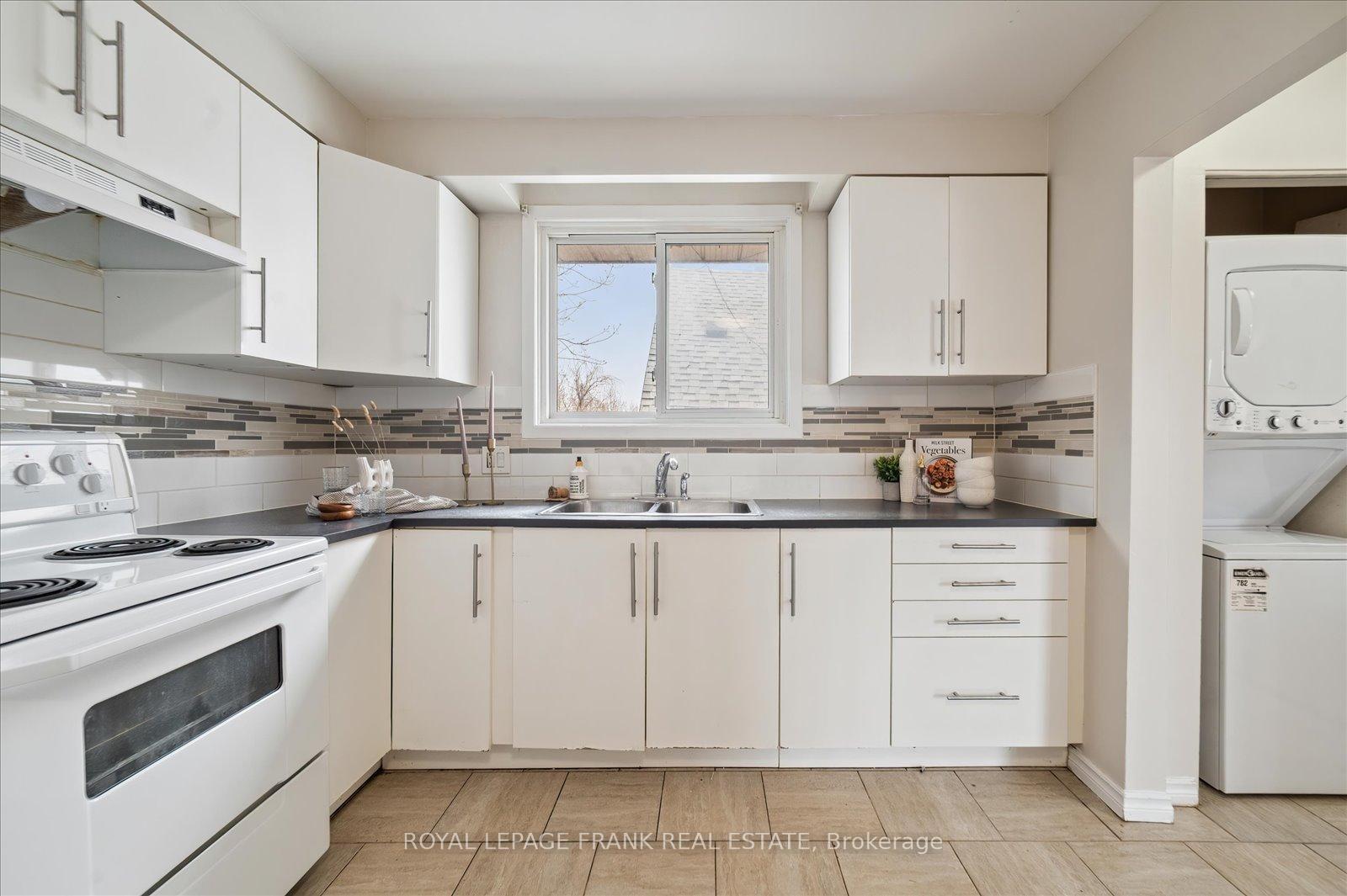 Photo 16 of 334 Pine Avenue, Oshawa, Vanier — HOMEH