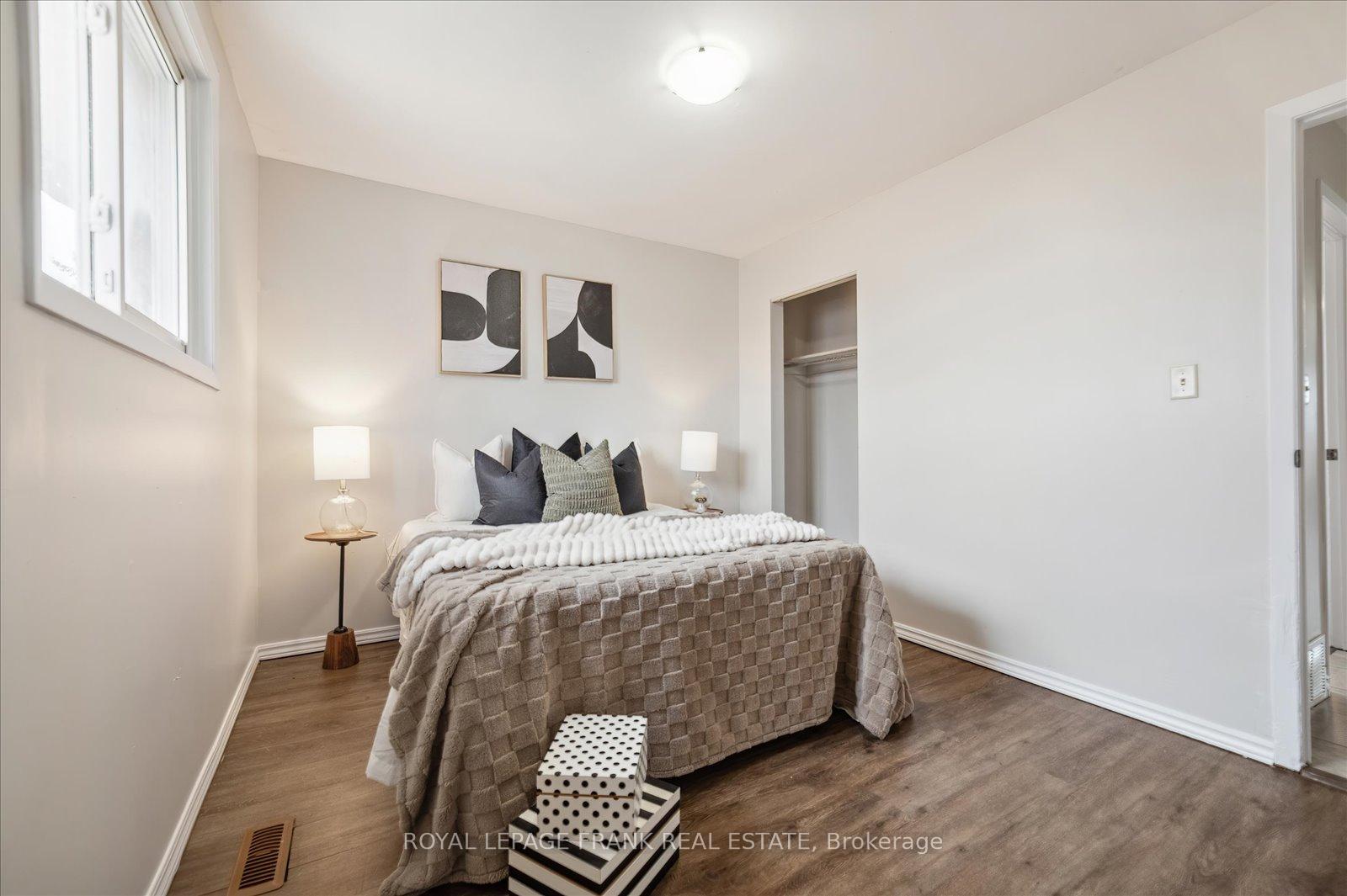 Photo 23 of 334 Pine Avenue, Oshawa, Vanier — HOMEH