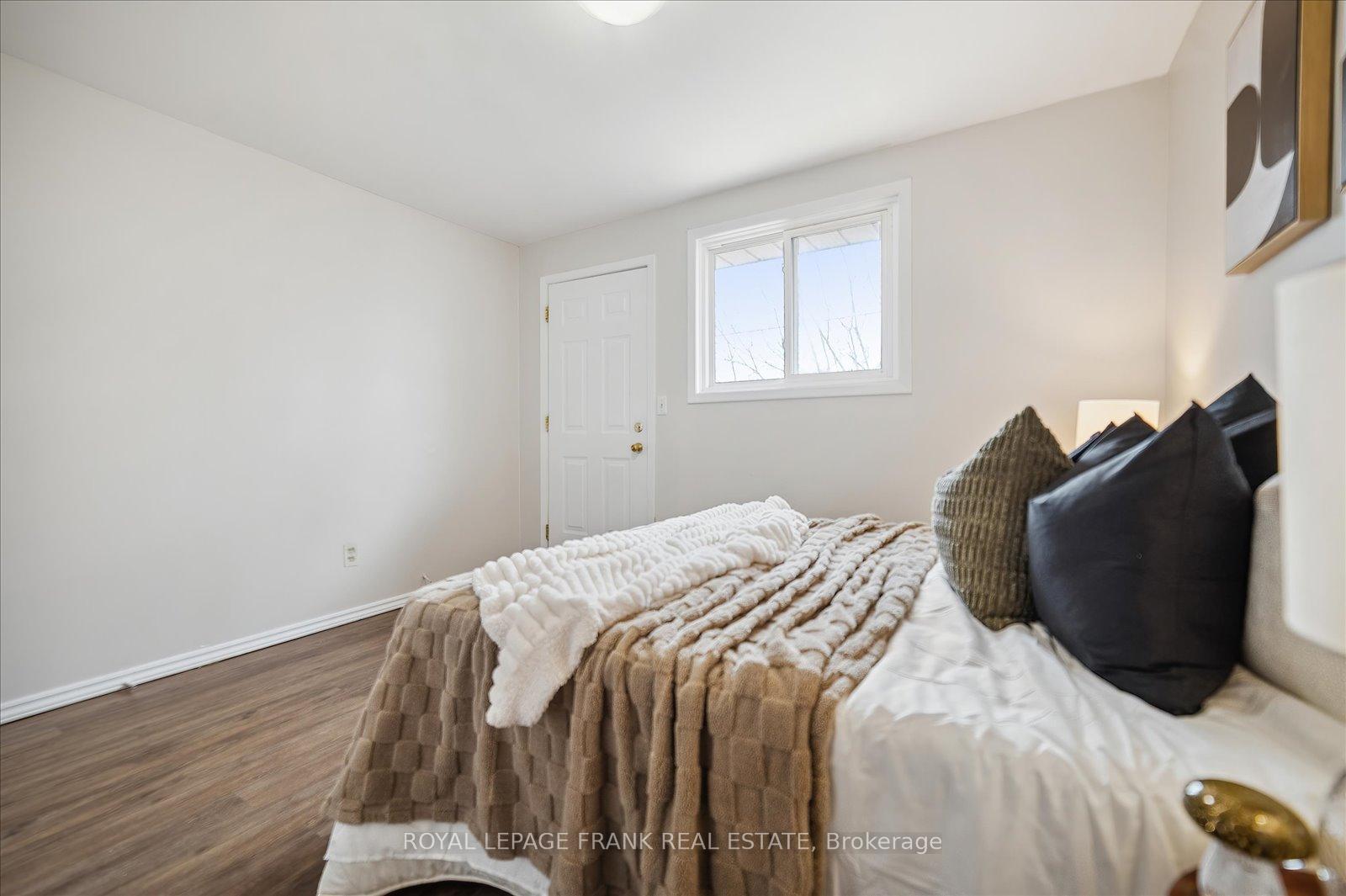 Photo 24 of 334 Pine Avenue, Oshawa, Vanier — HOMEH
