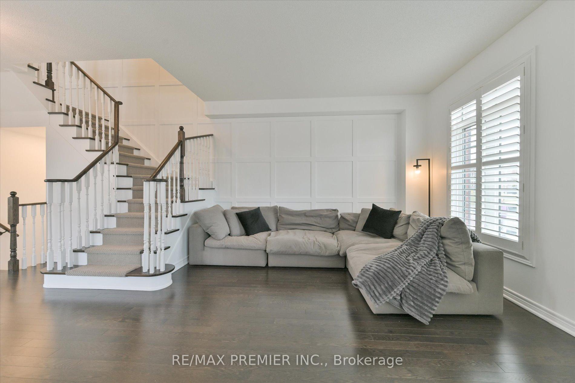 Photo 8 of 111 East's Corners Boulevard, Vaughan, Kleinburg — HOMEH