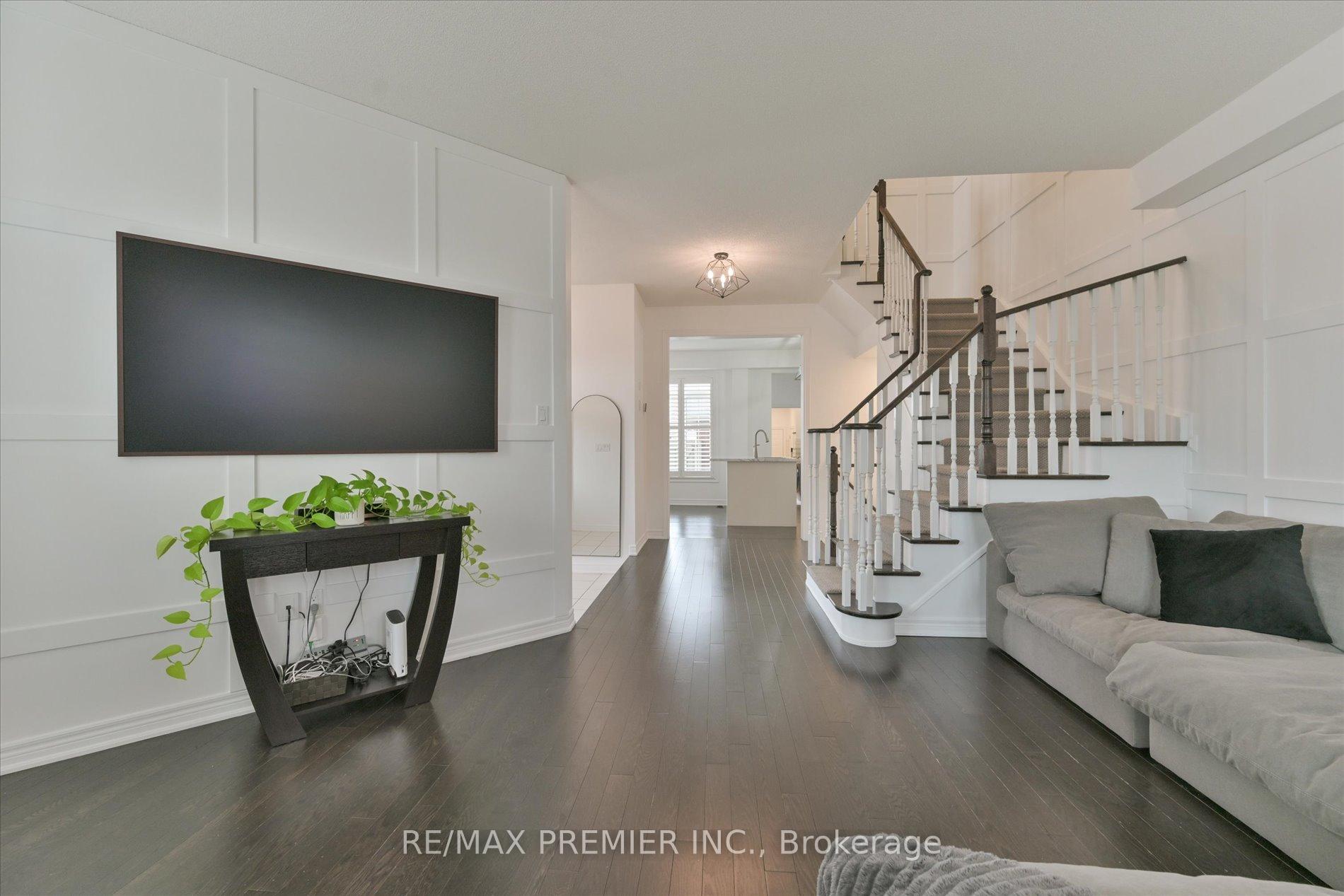 Photo 9 of 111 East's Corners Boulevard, Vaughan, Kleinburg — HOMEH