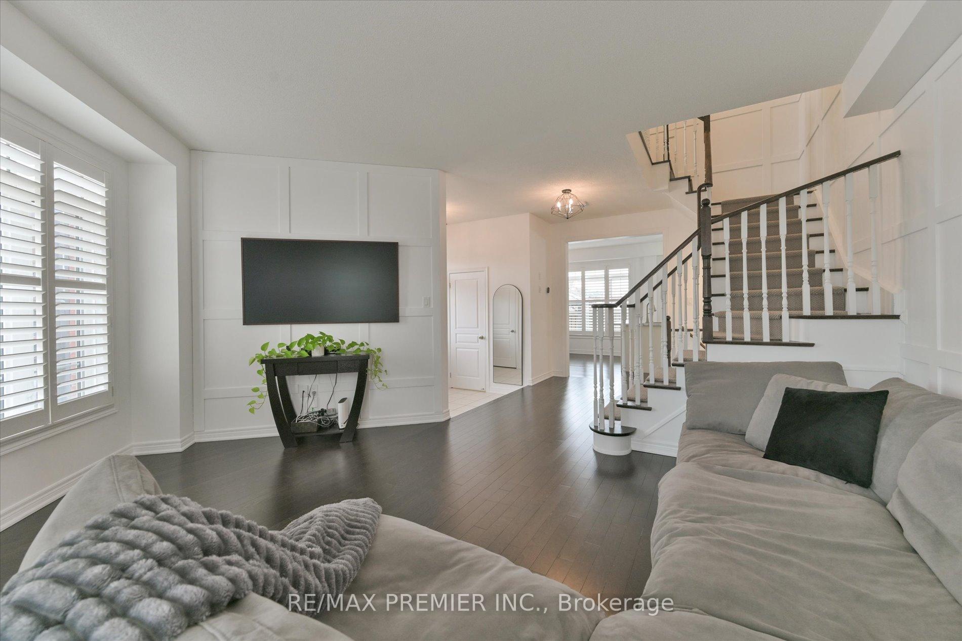 Photo 10 of 111 East's Corners Boulevard, Vaughan, Kleinburg — HOMEH