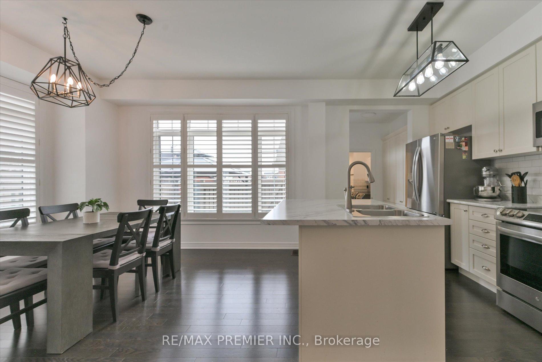 Photo 11 of 111 East's Corners Boulevard, Vaughan, Kleinburg — HOMEH