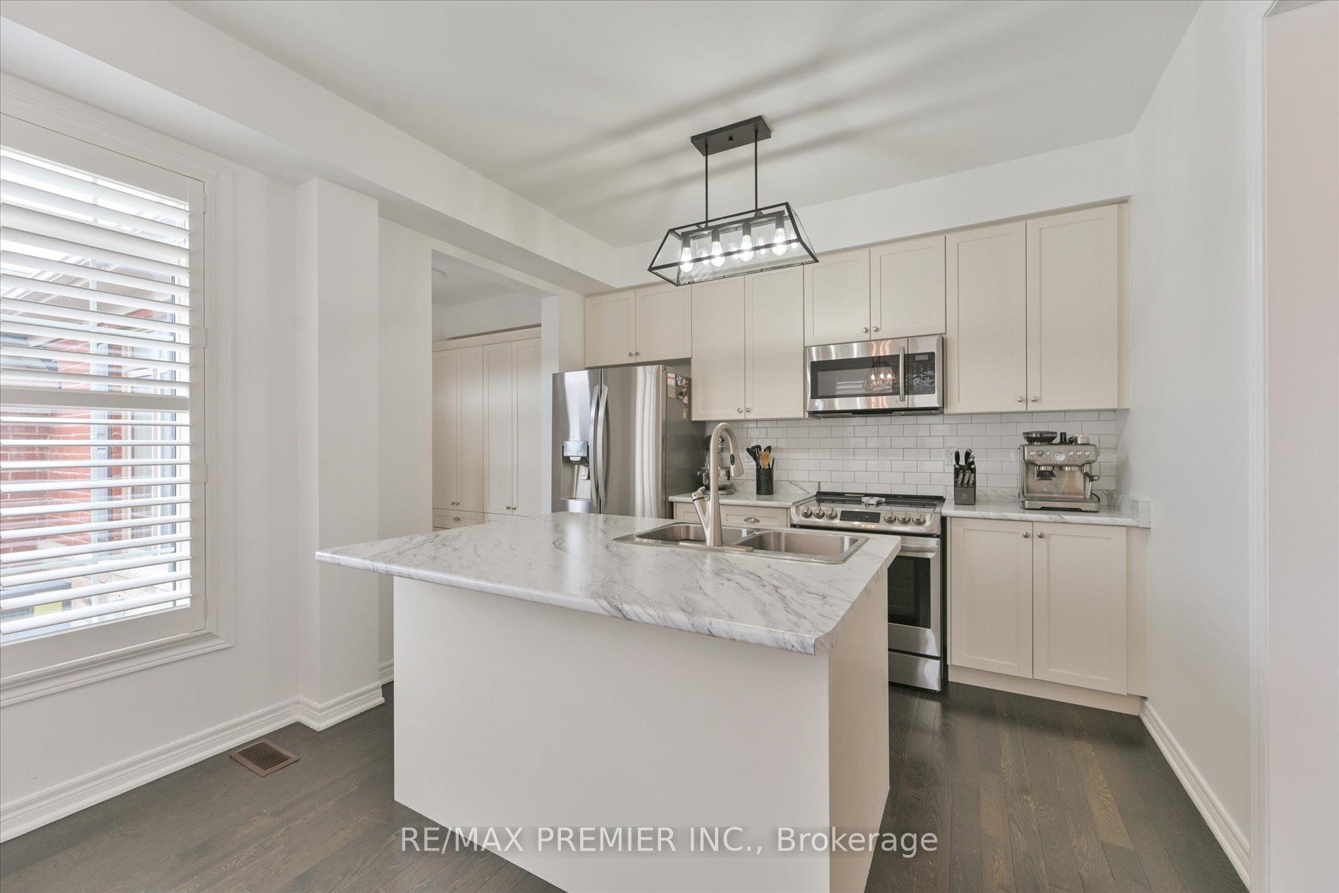 Photo 15 of 111 East's Corners Boulevard, Vaughan, Kleinburg — HOMEH